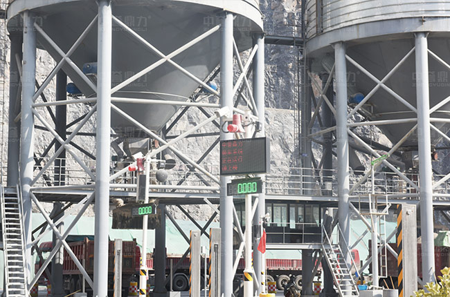 砂石骨料無(wú)人裝車系統(tǒng) 砂石骨料無(wú)人裝車系統(tǒng)