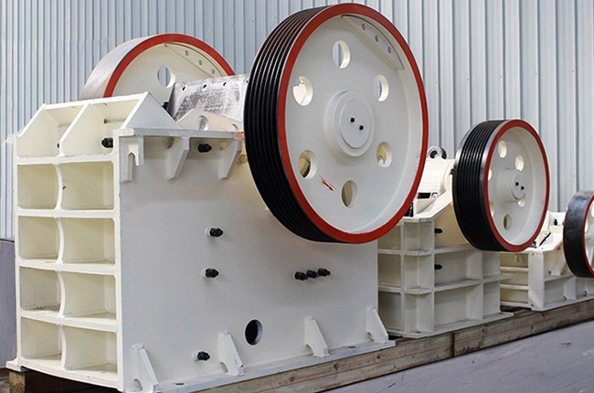 PE-1600×2100鄂式碎石機,1600×2100顎式破碎機