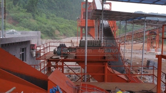 新鄉(xiāng)鼎力承建時(shí)產(chǎn)300噸八條石灰石生產(chǎn)線現(xiàn)場之一