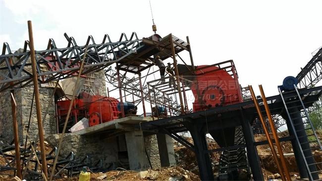 生產線中的錘式破碎機