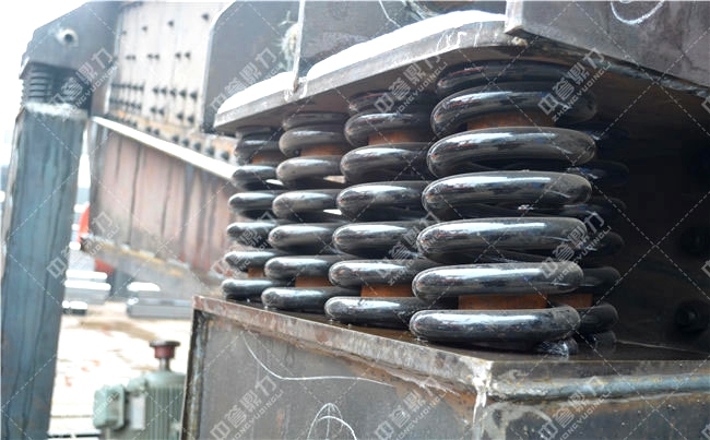 振動給料機局部圖(減震彈簧)