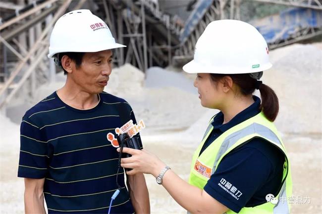 彭總采訪現(xiàn)場