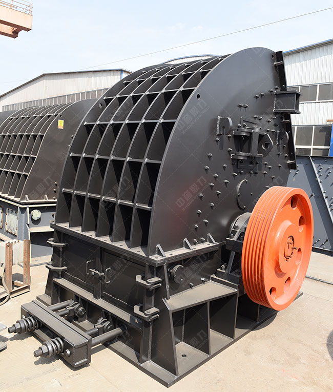 時產600噸錘式破碎機
