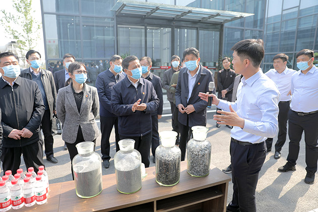 查看藍(lán)天環(huán)保材料公司砂石樣本