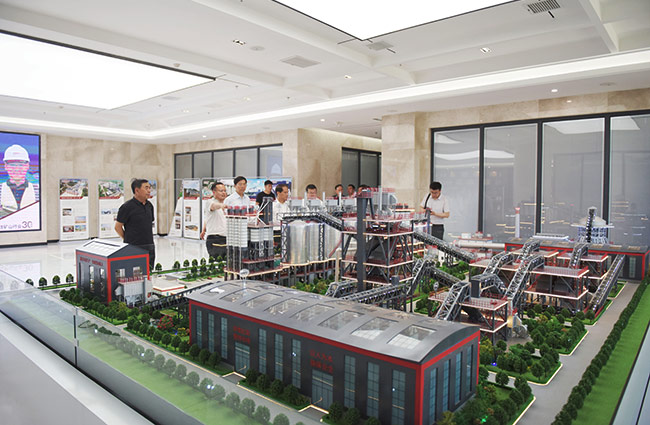 中譽(yù)鼎力五位一體循環(huán)建材產(chǎn)業(yè)園沙盤