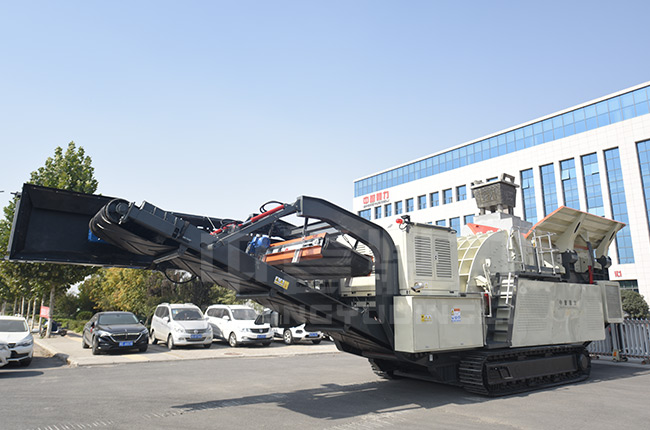 小型混凝土塊移動破碎機成為時代發(fā)展的“標(biāo)配” 小型混凝土塊移動破碎機成為時代發(fā)展的“標(biāo)配”